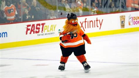 The Life and Times of Gritty, the Flyers Mascot (With images ...