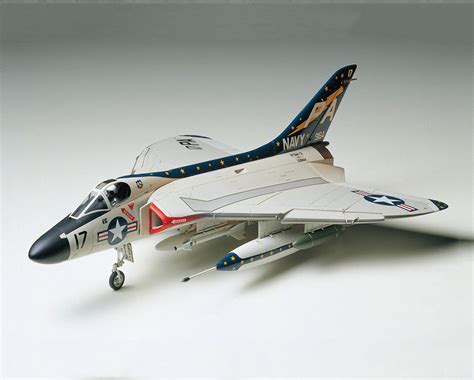 Douglas F4D-1 Skyray Kit - Tamiya 61055 | kingshobby.com