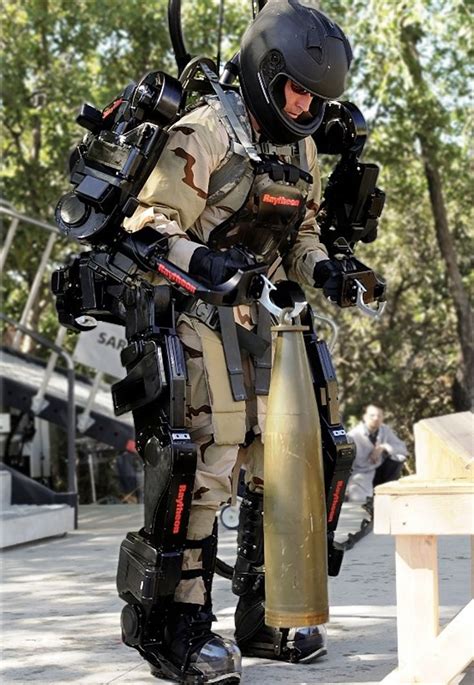 XOS 2 Exoskeleton the Raytheon Sarcos improved. #cobot #robotics #technology | Wearable ...