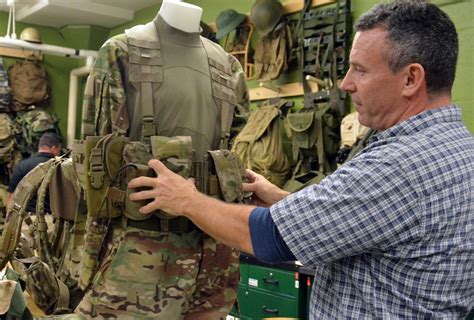 Paratroopers test potential new fighting load carrier | Article | The United States Army