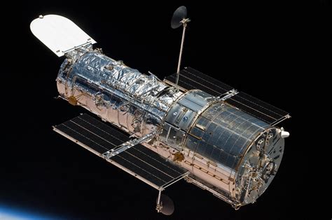 Comparing the Hubble and James Webb Space Telescopes: From Ultraviolet to Infrared