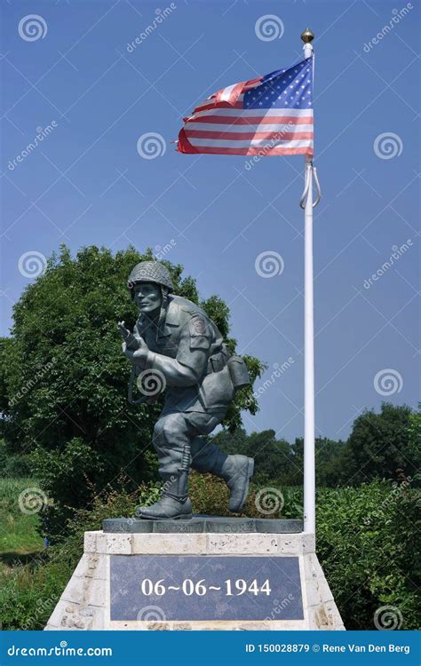 Statue of Richard Winters Near Utah Beach Editorial Stock Image - Image ...