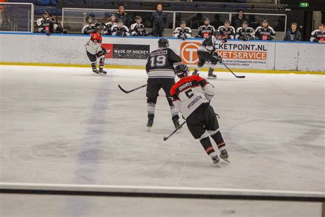 Free Images : hockey game, amsterdam, ice hockey, college ice hockey, defenseman, hockey ...