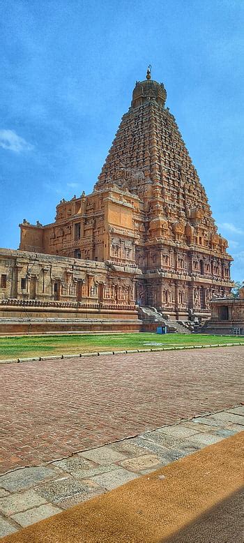 Brihadeeswarar Temple, Tanjore or Thanjavur Big Temple of Cholas ...