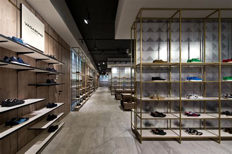 Shoe Gallery / Plazma Architecture Studio | ArchDaily