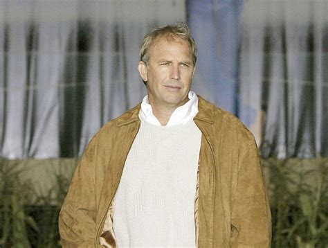 Kevin Costner Walks onto MLB's 'Field of Dreams' Before Historic Game