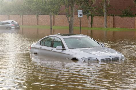 The risks of flood-damaged vehicles, useful car terms to know and more - Santander Consumer USA