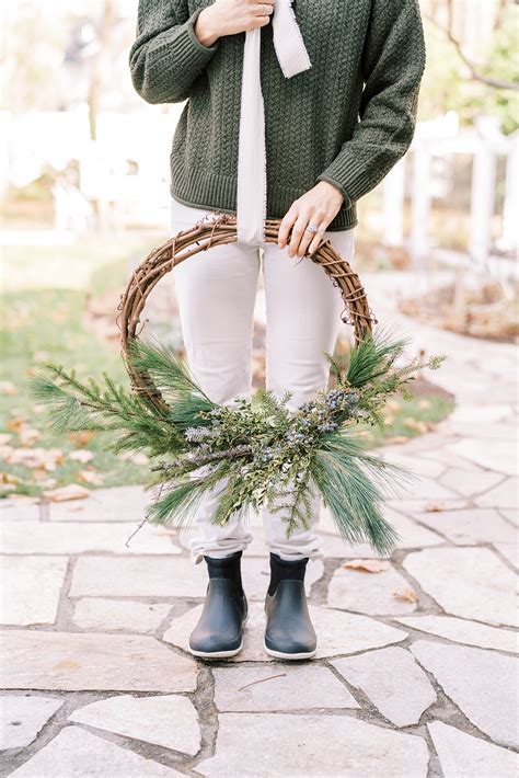 Natural Holiday Wreaths - Finding Lovely