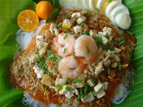 Pancit Palabok Recipe a Philippine Rice Noodles | Recipes Tab