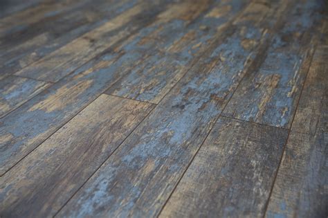 Distressed Hardwood Flooring - Carpet Vidalondon
