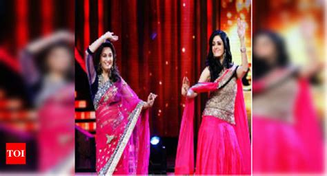 Sridevi & Madhuri dance to each other’s tunes! - Times of India