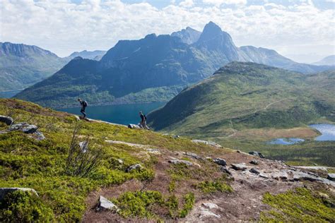 How to Hike Segla, One of Senja’s Most Popular Hikes – Earth Trekkers