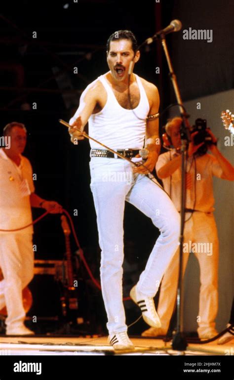 Live aid 1985 freddie hi-res stock photography and images - Alamy