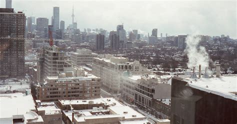 Massive power outage leaves huge chunk of Toronto in the dark