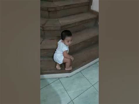 Baby falling down stair / baby fail wisanggeni - YouTube