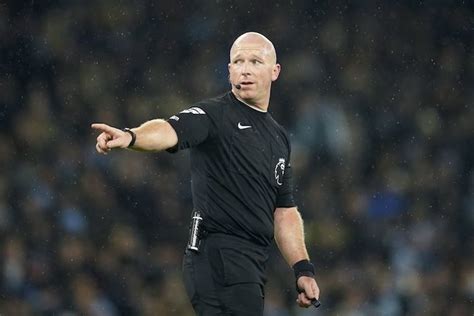 Murka Erling Haaland pada Wasit Simon Hooper: Dari Dunia Nyata hingga ...