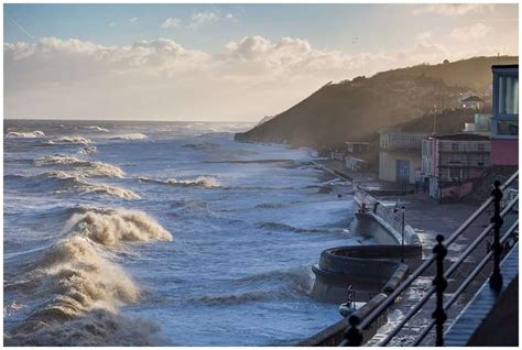 CROMER STORM AND TIDAL SURGE DECEMBER 2013 - Andy Davison Photography