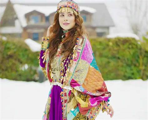 Add These Kashmir Inspired Outfit In Your Wardrobe To Get Fashionable ...