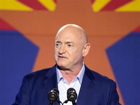 Democrat Mark Kelly Sworn In As New Senator From Arizona | New ...