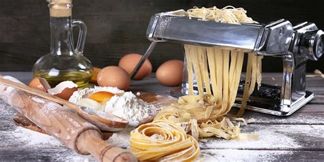 Pasta Maker Buying Guide: How to Find the Best One For You