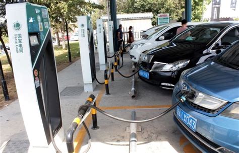 China Races Ahead of U.S. in Deployment of Electric-Vehicle Charging ...