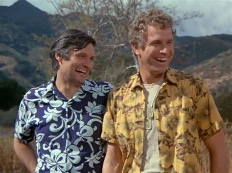 #mash #M*A*S*H - Trapper McIntyre and Hawkeye Pierce | Mash characters, Mash 4077, 1970s tv shows