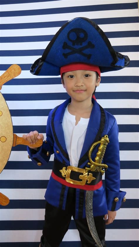 Captain Jake DIY costume | Captain jake costume, Diy costumes, Boy birthday