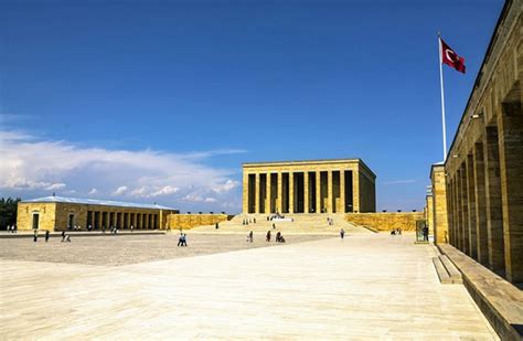 Visiting the Atatürk Mausoleum (Anıtkabir) | PlanetWare