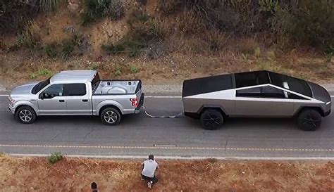 Tesla Cybertruck vs Ford F-150: ¿cuál tiene más potencia? (vídeo ...