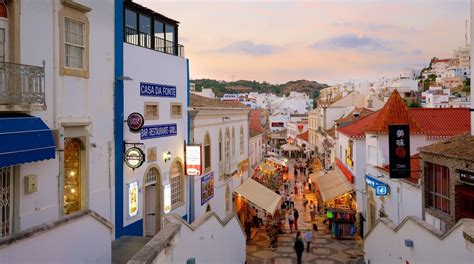 Albufeira Old Town Square in Oude centrum van Albufeira | Expedia