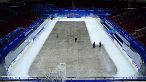 How skating rink ice is built to be a perfect 10 | Fox Weather