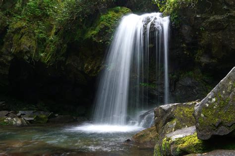 The Best Smoky Mountain Waterfalls to Visit