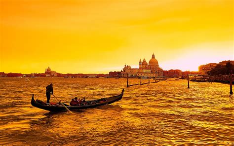 Download wallpapers italy, venice, city, sunset, boat for desktop with resolution 2560x1600 ...