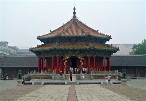 Top 10 Castles and Palaces to Visit in China - Discover Walks Blog