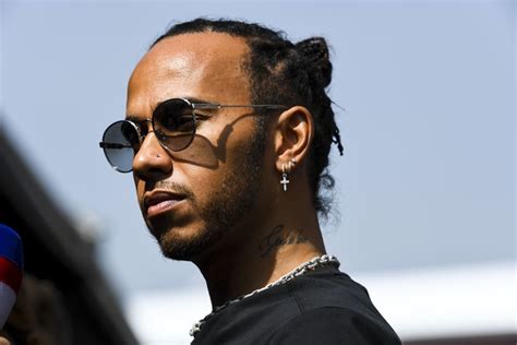 Lewis Hamilton commits to 2021, would Ferrari interest him? - GPFans.com