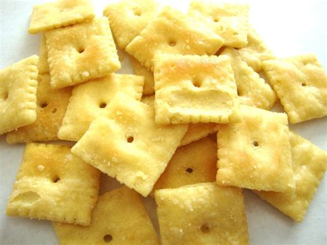 Cheez-It White Cheddar Baked Snack Crackers | SNACKEROO