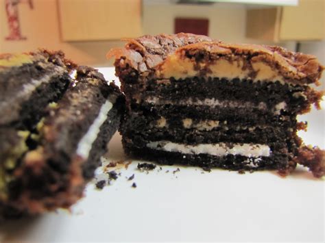 EatYourHeartOut: Oreo & Peanut Butter Brownie Cakes