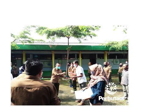 Perhutani Perhutani Beri Penghargaan pada Karyawan Berprestasi di ...