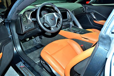 Comparing the New C8 Corvette to the C7 Interior for Comfort