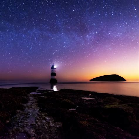 Lighthouse at Night | 16mm 30 Second Exposure ISO 3200 | Andrew Whitman | Flickr