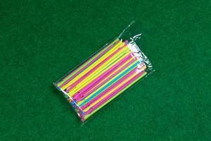 Colored Plastic Straws for juice - Creative Commons Bilder