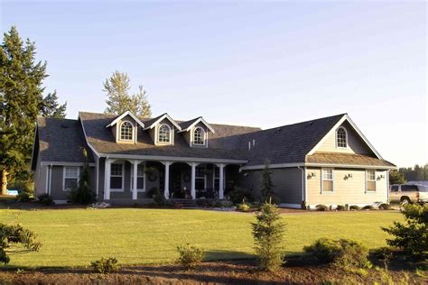 What Is a Ranch-Style House? Here's What to Know