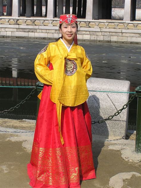 Traditional Dress | Adam Raoof | Flickr