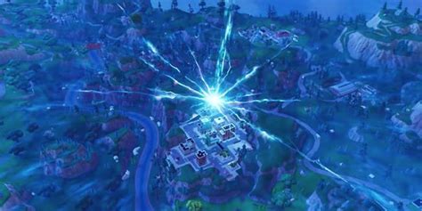 'Fortnite' Rocket Launch Theory Explains Cracked Sky and Season 5 ...