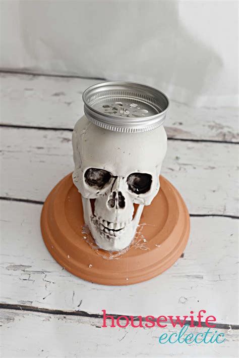 Skull Candle Holder - Housewife Eclectic