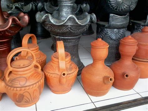 Jual Macam-macam Gerabah/Keramik : Pot Bunga, Pot Clay, Vas, Kendi, Celengan, dll