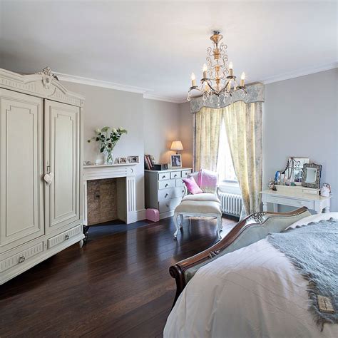 25 Victorian Bedrooms Ranging from Classic to Modern