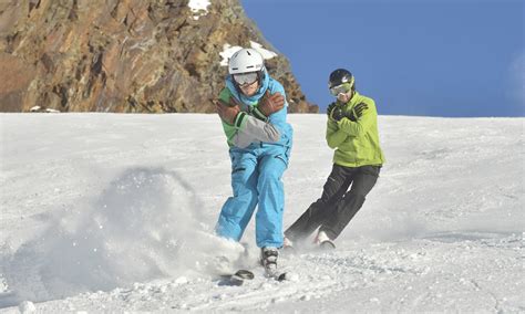 The right skiing technique: Tips & exercises for ski returnees