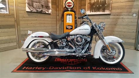 2020 Harley-Davidson Softail Deluxe FLDE -Stone Washed White Pearl ...