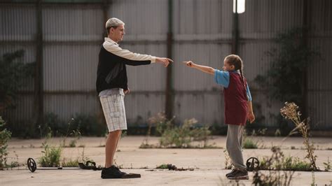 'Scrapper' Review: A Pastel-Colored Slice of British Life